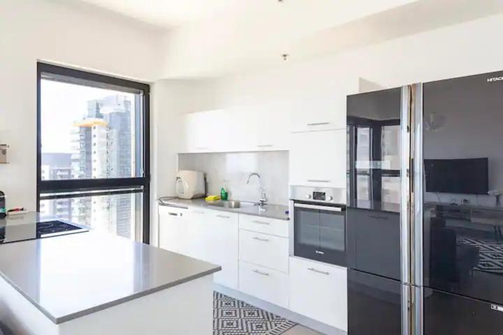 Oַ&O Group- Luxury Apt Tower Best Sea View Bat Yam Eksteriør billede