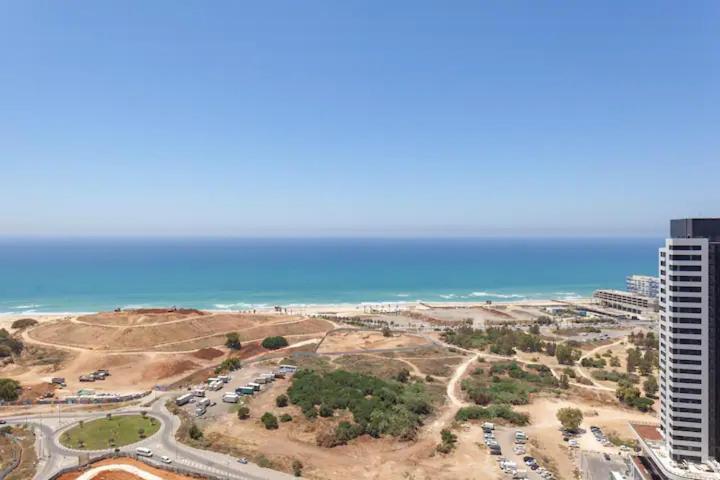 Oַ&O Group- Luxury Apt Tower Best Sea View Bat Yam Eksteriør billede