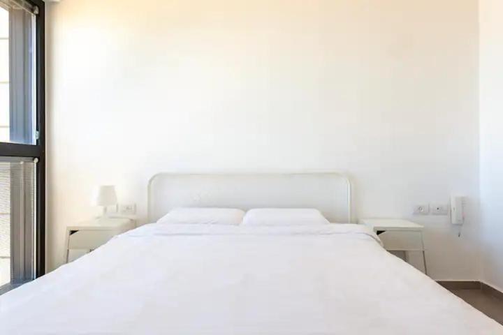 Oַ&O Group- Luxury Apt Tower Best Sea View Bat Yam Eksteriør billede