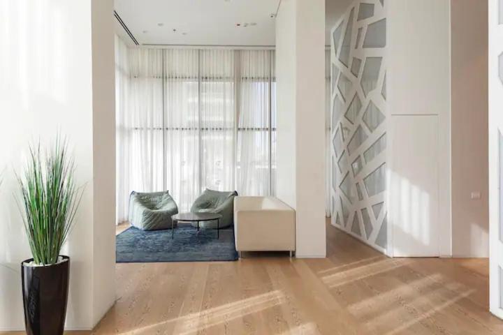 Oַ&O Group- Luxury Apt Tower Best Sea View Bat Yam Eksteriør billede