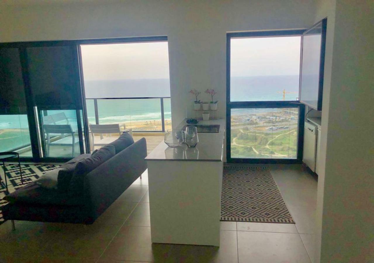 Oַ&O Group- Luxury Apt Tower Best Sea View Bat Yam Eksteriør billede