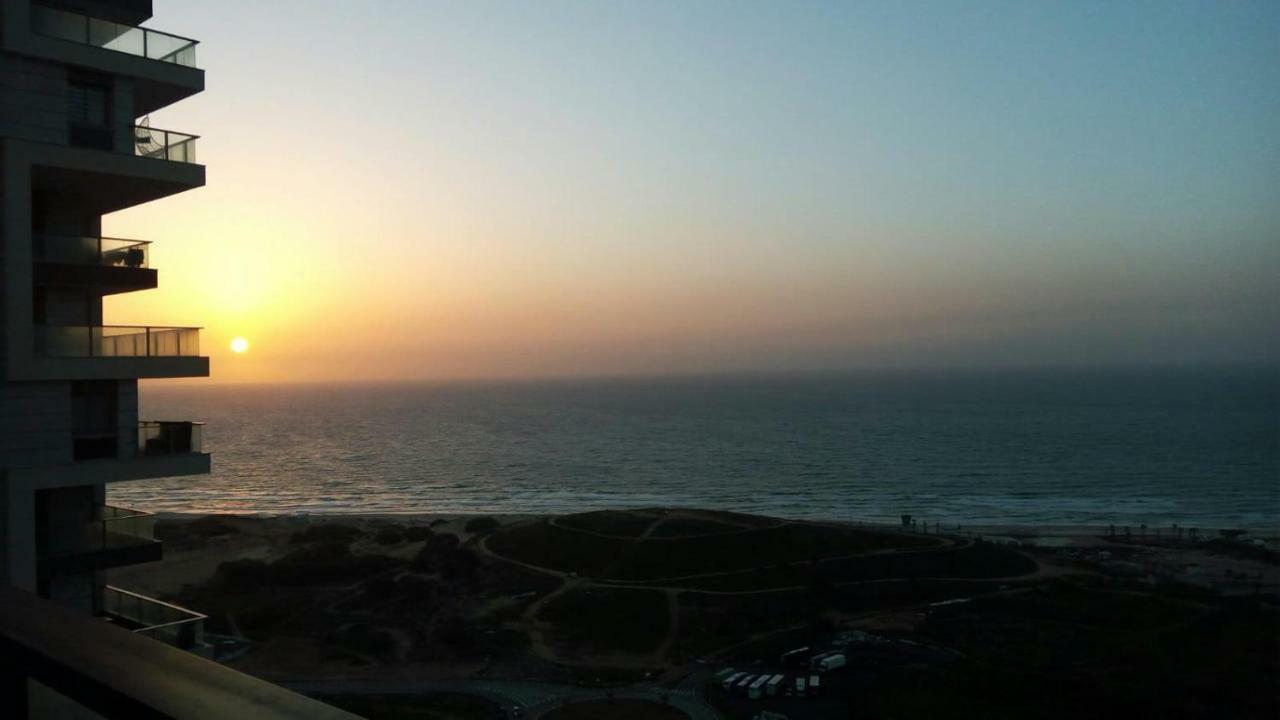 Oַ&O Group- Luxury Apt Tower Best Sea View Bat Yam Eksteriør billede