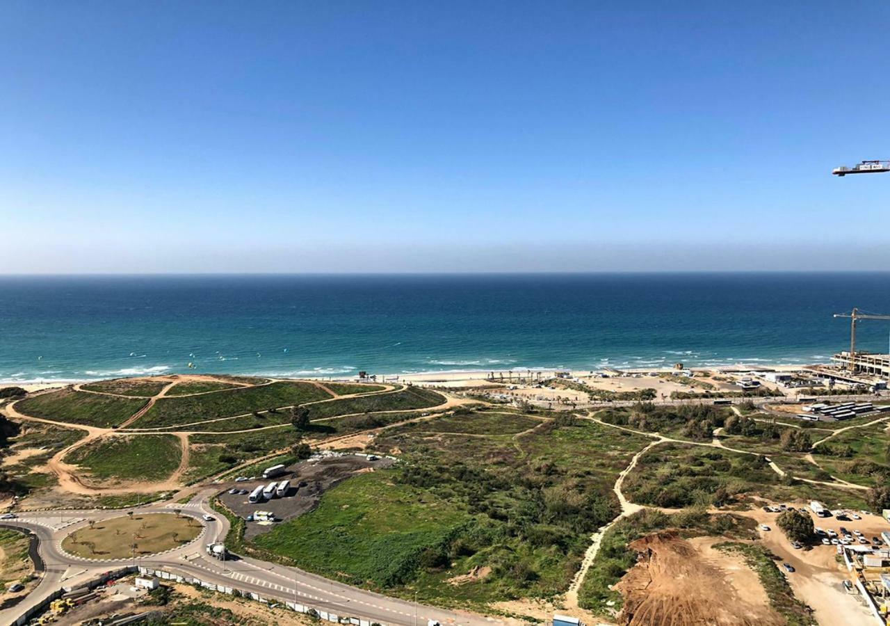 Oַ&O Group- Luxury Apt Tower Best Sea View Bat Yam Eksteriør billede