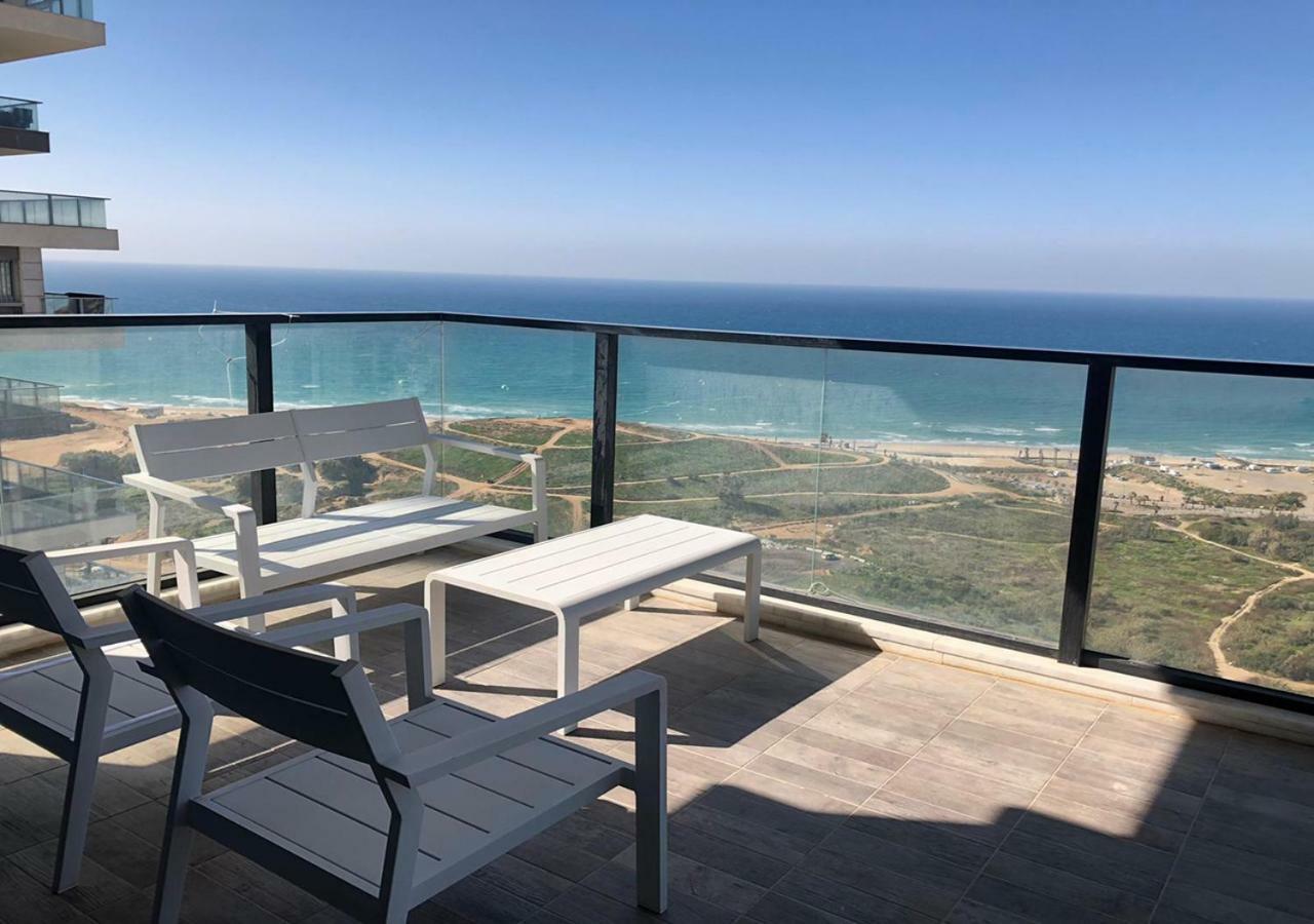Oַ&O Group- Luxury Apt Tower Best Sea View Bat Yam Eksteriør billede