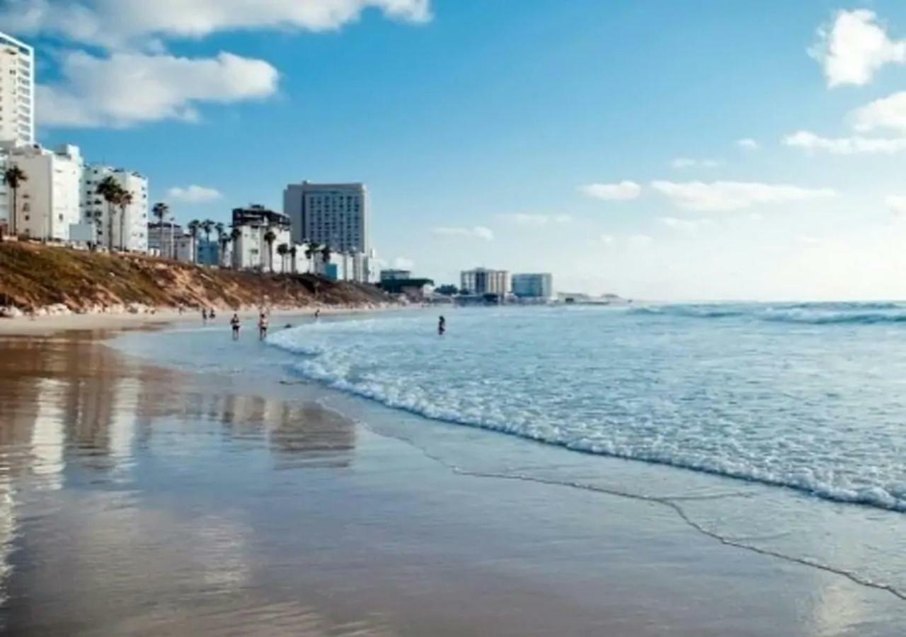 Oַ&O Group- Luxury Apt Tower Best Sea View Bat Yam Eksteriør billede